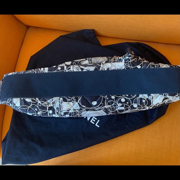 CHANEL ICONIC LOGO BAG💝HP - Picture 5 of 6